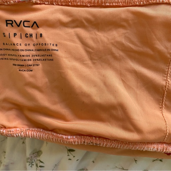 sarah cameron RVCA Peach Floral bikini top - Picture 5 of 8